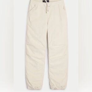 Hollister Adjustable-Rise Parachute Baggy Pants in Cream L